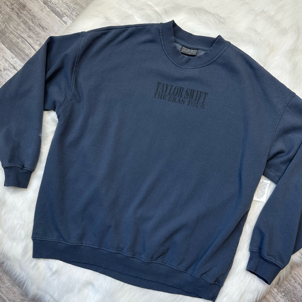 Taylor Swift Eras tour blue crew neck sweatshirt NWOT large